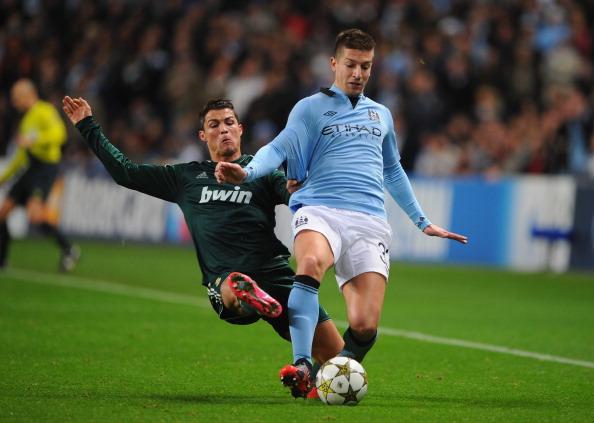 科莫利：很高兴尤文拥有斯帕莱蒂；意大利人非常热爱足球（科莫利：尤文拥有斯帕莱蒂令我欣喜；意大利人对足球充满热情）