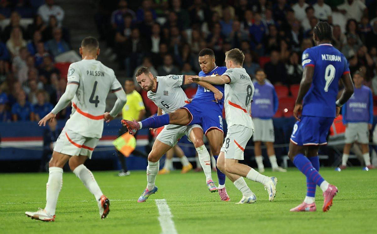 杨百翰大学22分大逆转，状元大热迪班萨轰28+9+6