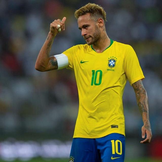 西甲前瞻：巴萨盼取胜继续争夺榜首，阿拉维斯能否制造麻烦？（西甲前瞻：巴萨力争三分继续冲击榜首，阿拉维斯能否搅局？）