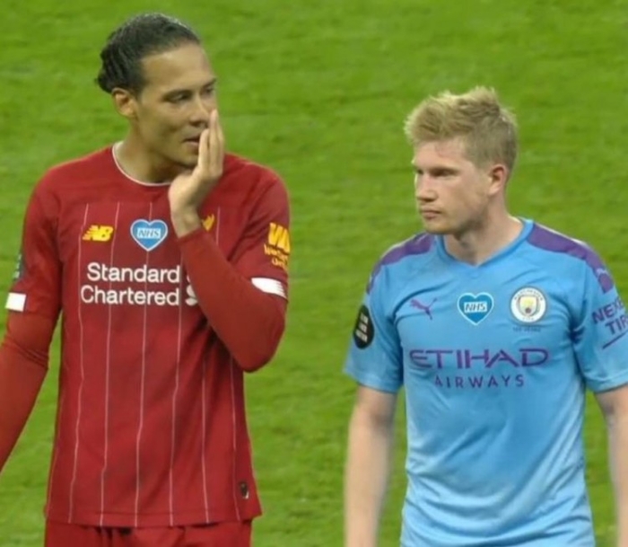 世体：阿隆索回归获利物浦球迷热烈欢迎，阿诺德却遭嘘声相待