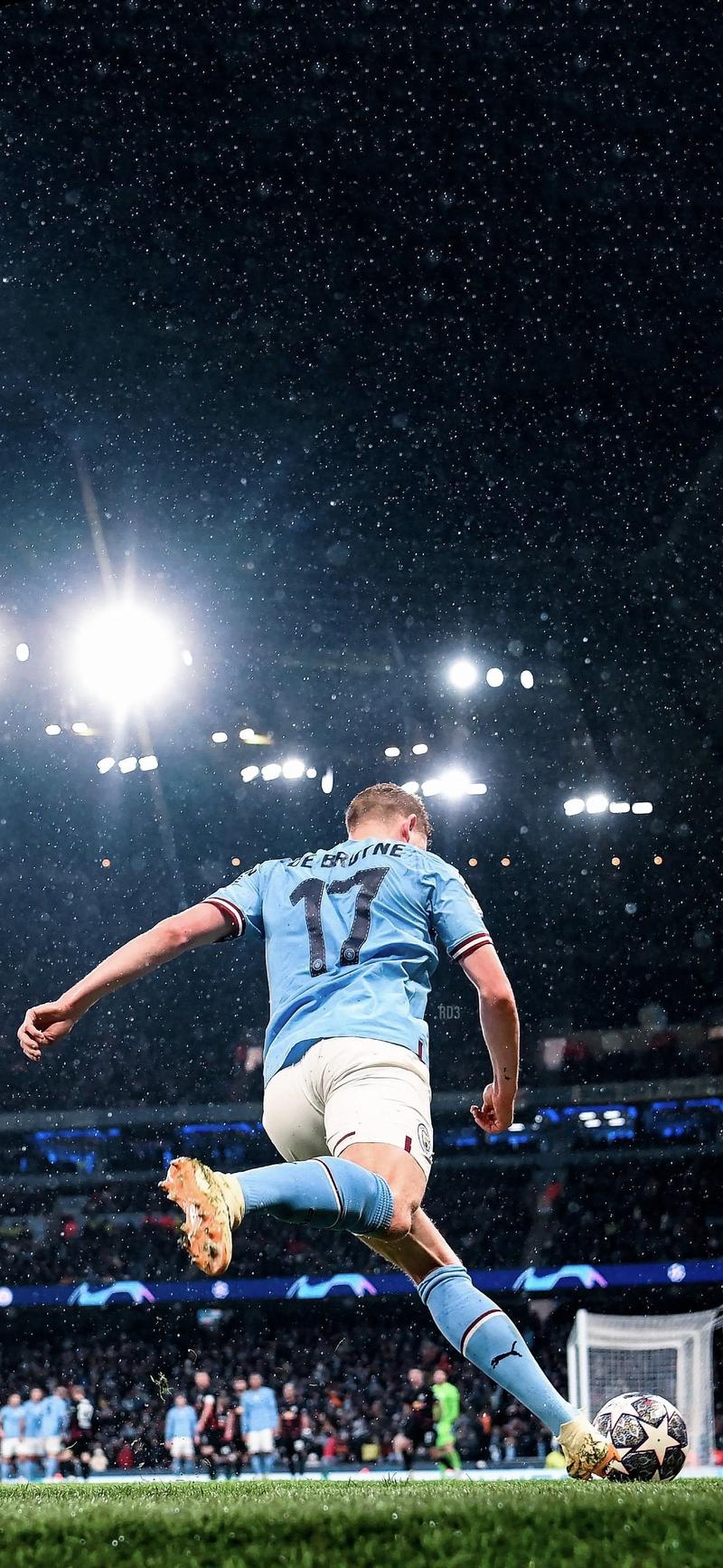 意甲积分榜：争冠白热化，米兰1球净胜球优势领先那不勒斯居首（意甲最新积分榜：争冠胶着，米兰以1球净胜优势力压那不勒斯登顶）