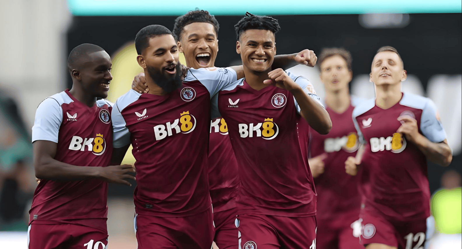 英超半场：两队合计零射正，琼斯远射中框，利兹联0-0利物浦（英超半场战报：利兹联0-0利物浦，双方零射正，琼斯远射中柱）