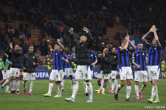 曼城有望大胜桑德兰，展现沉稳防守，争夺英超积分榜席位。（曼城剑指大胜桑德兰，稳固防线力争提升英超排名）