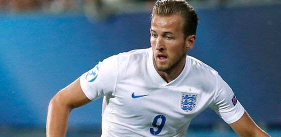 曼联客战狼队首发：库尼亚领衔战旧主、姆伯莫、B费先发