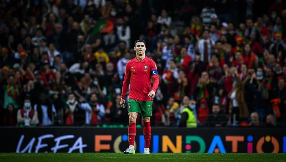 热火140-123大胜快船，五连败，战绩升至东部第三，快船深陷西部末位，进攻依赖球星，防守漏洞明显。