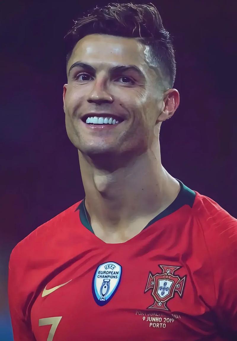 斯洛特：欧冠排除萨拉赫是俱乐部决定，没有理由不希望他留下（斯洛特：萨拉赫无缘欧冠由俱乐部拍板，我当然希望他留队）