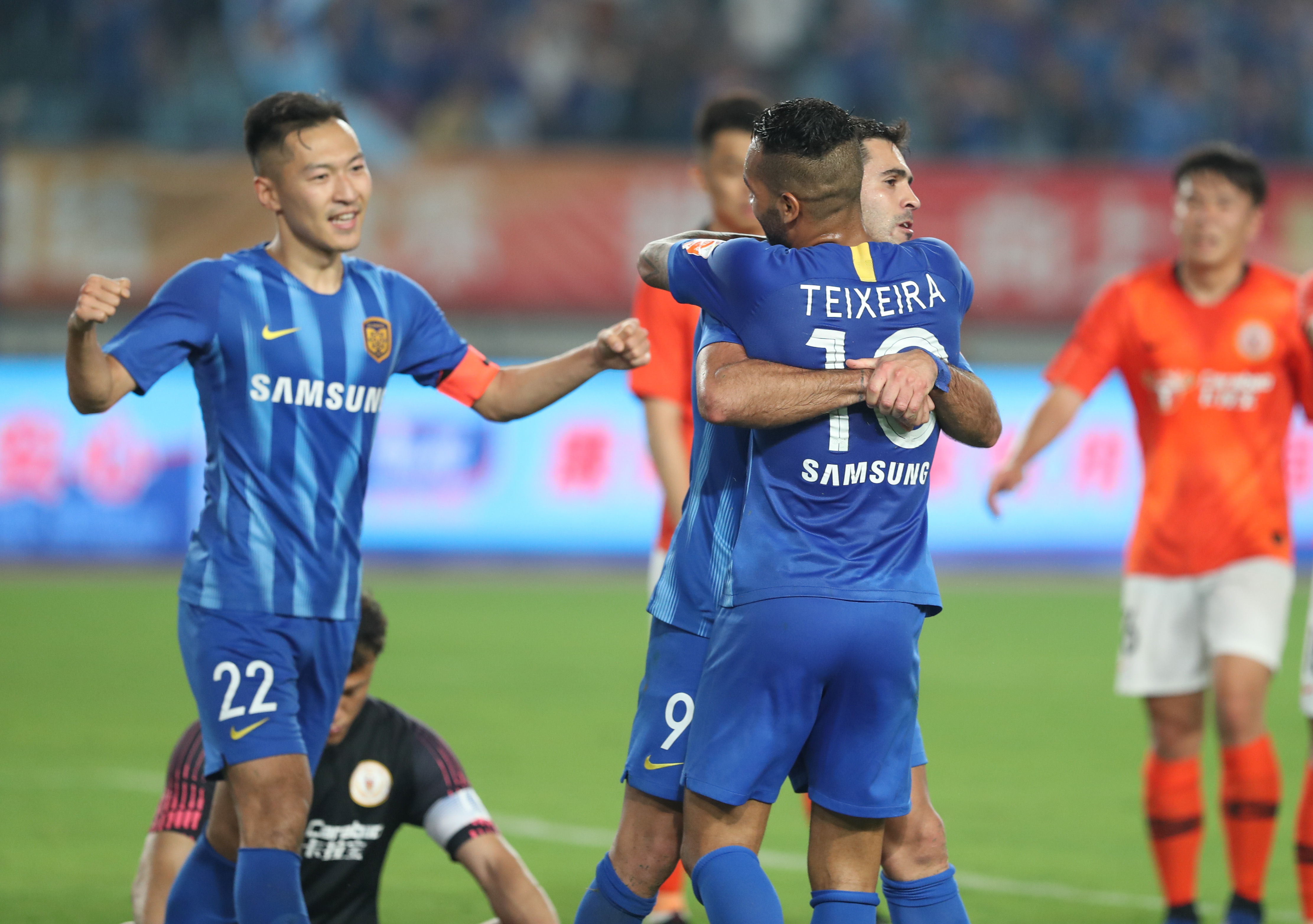 乒乓球混团世界杯决赛后孙颖莎王楚钦王曼昱徐瑛彬答记者问