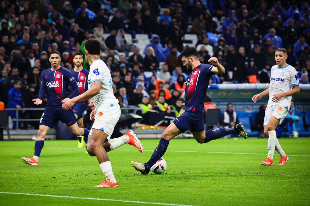 少一人的切尔西让阿森纳犯难，英超争冠从来不乏拼桌的（十人切尔西仍让阿森纳犯难，英超争冠从不缺搅局者）