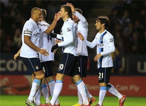 KD：乔丹等传奇为我们树立了标准，我只是努力达到那个标准